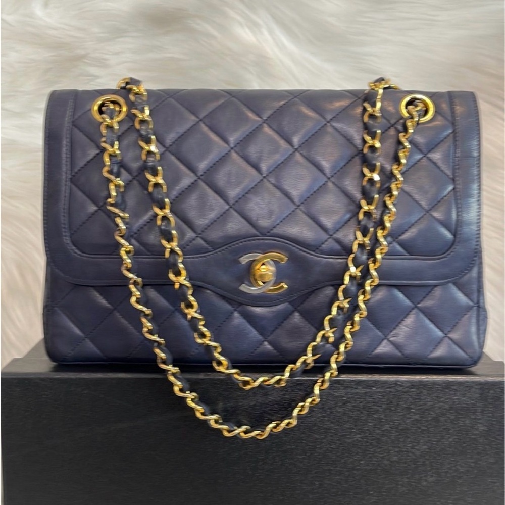 CHANEL Navy Quilted Shoulder Bag with Gold Chain